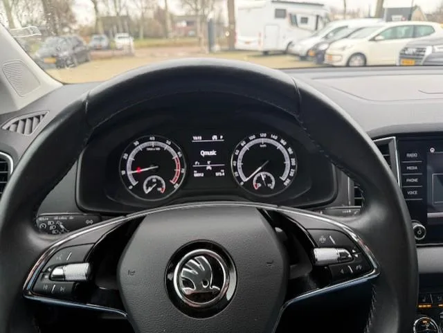 Skoda Karoq 1.5 TSI DSG Business edition, foto 3
