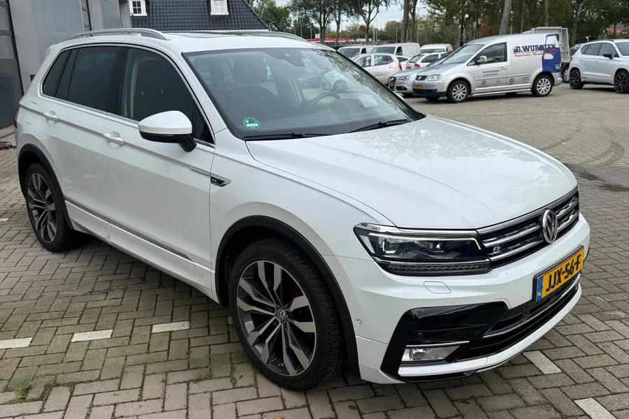 VOLKSWAGEN TIGUAN 2.0 TSI R - Line, foto 3